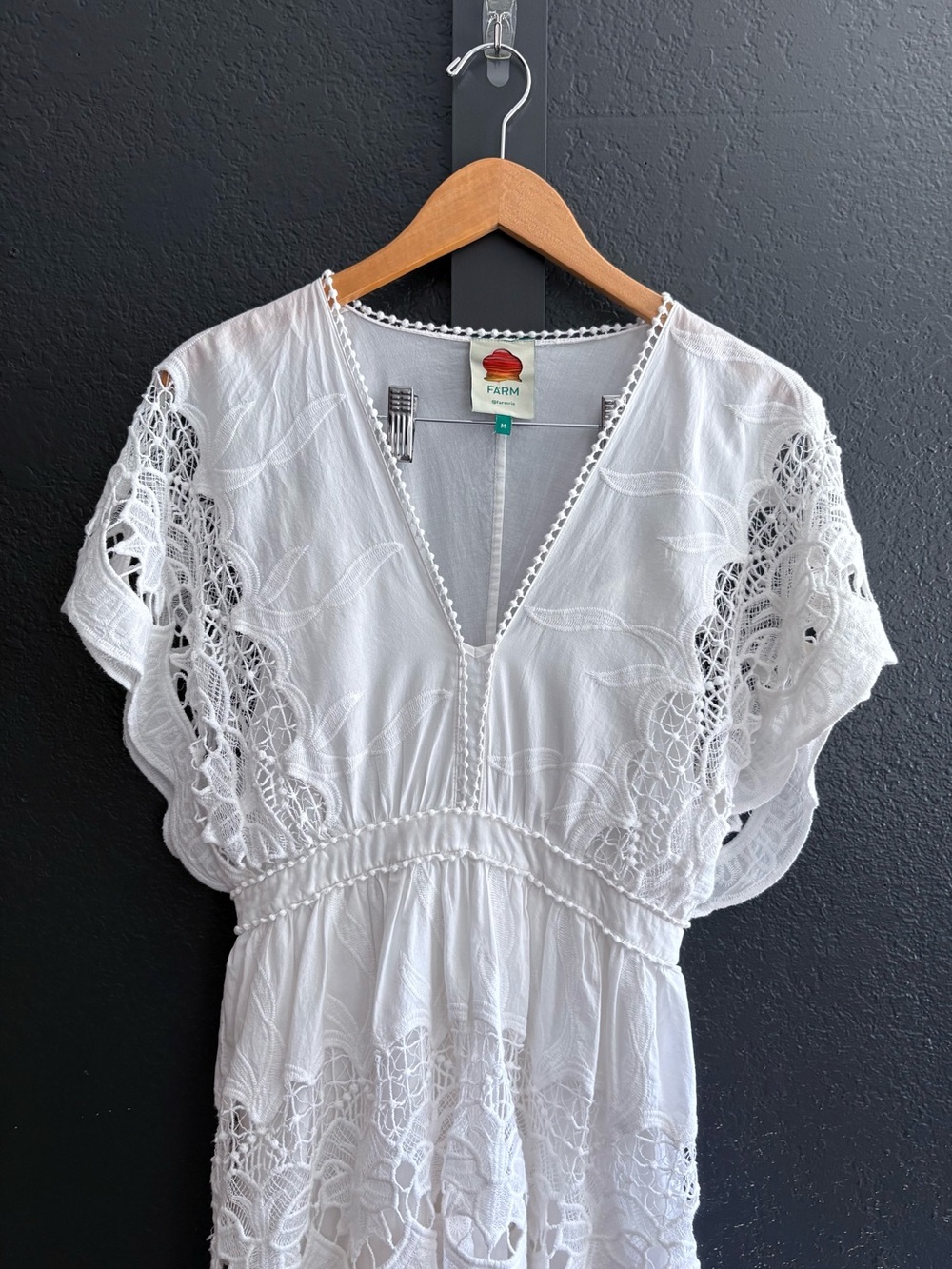 FARM Rio White Lace Tiered Midi Dress – Size M